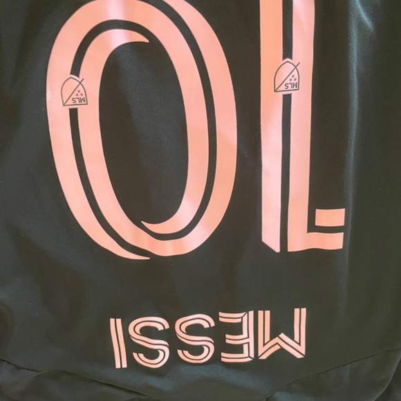 Messi Jersey - Picture 3 of 6